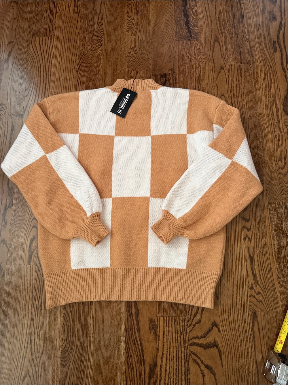 Doublju Checkerboard Crewneck Sweater in Cream and Tan large - Picture 7 of 8